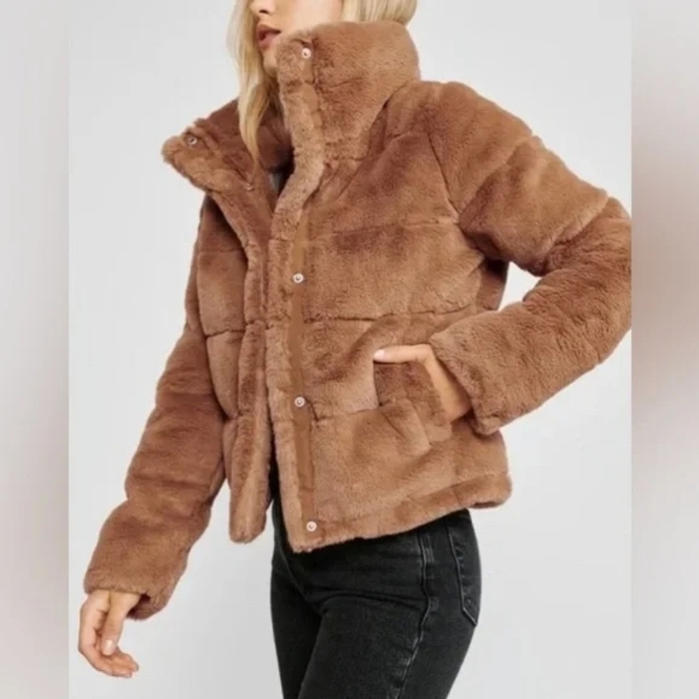 NWT Abercrombie & Fitch Faux Fur Mini Puffer Jacket - Picture 2 of 7